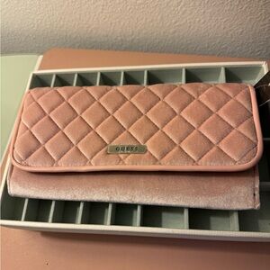 Guess Clutch
